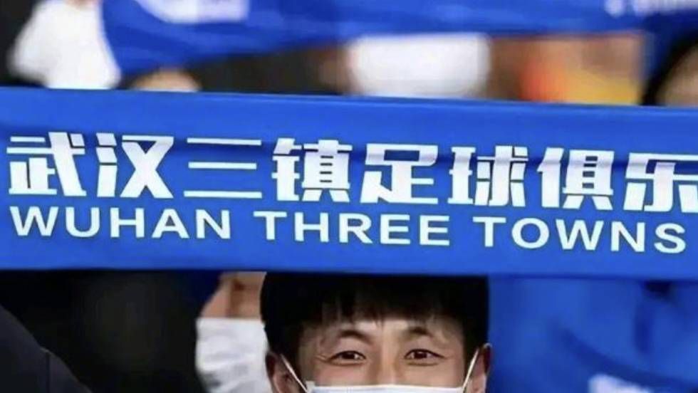 双手绑在床头调教乳尖小说
