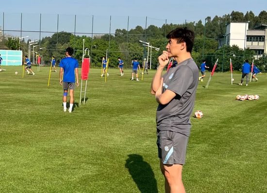 亚洲欧美综合国产不卡