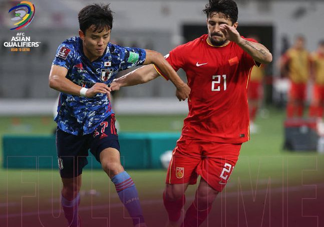 骚美女扒开腿让男的桶